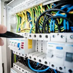  Instalacja jednofazowa i trójfazowa - jak działają i jak je wykonać?